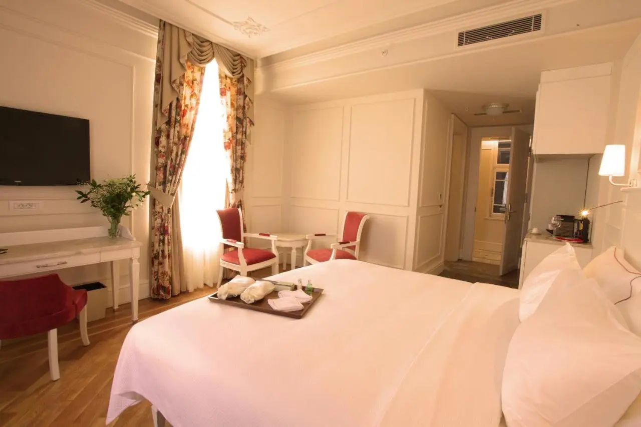 Corinne Art & Boutique Hotel