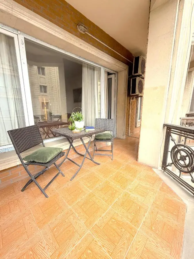 La Mia Apartment Formula 1 view