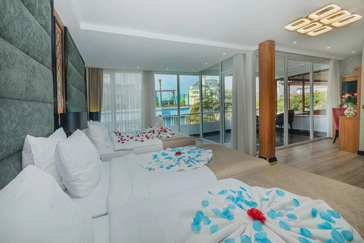 Aristocrat Hotel