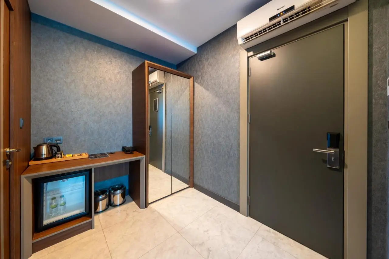 216 Eagle Palace Suite