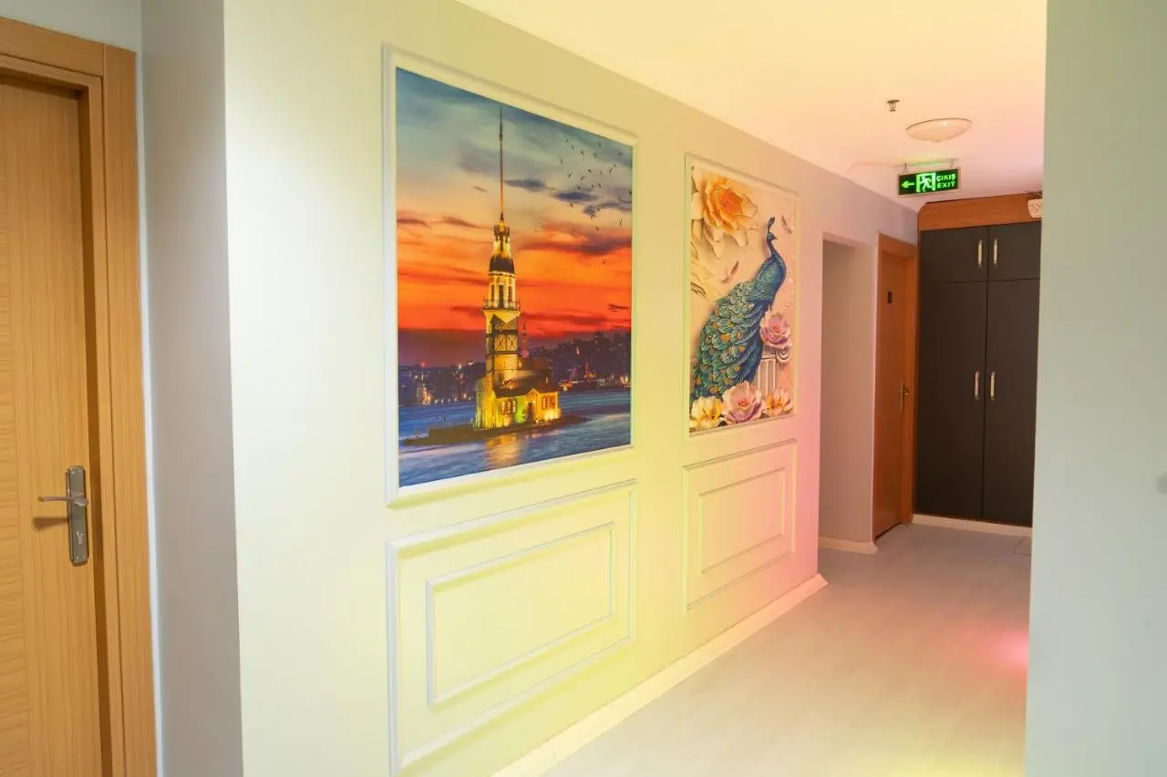 Heraldic Room Hotel