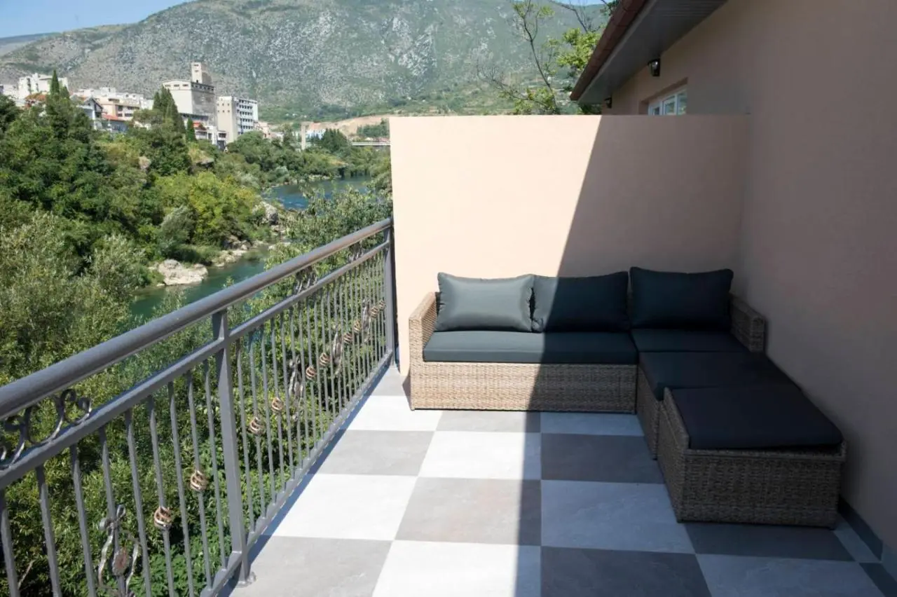 Kovac Riverfront Apartments