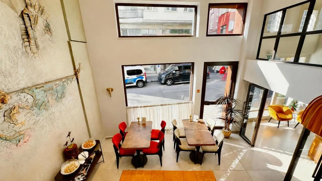 Smart and Simple Hotel Karakoy