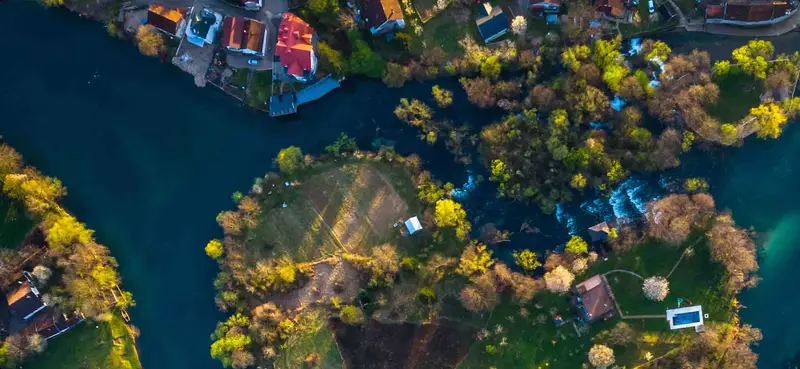 Go2Bihac Villa, 8 bedrooms, 7 bath, 10 aircon.