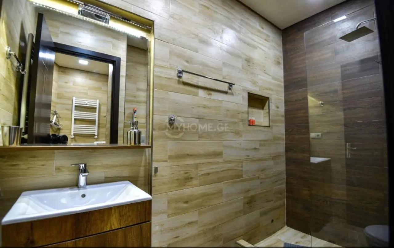 Freedom Square Apartment