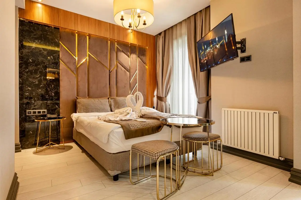 Santra Hotel