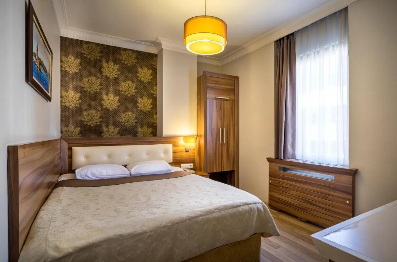 My Rose Hotel