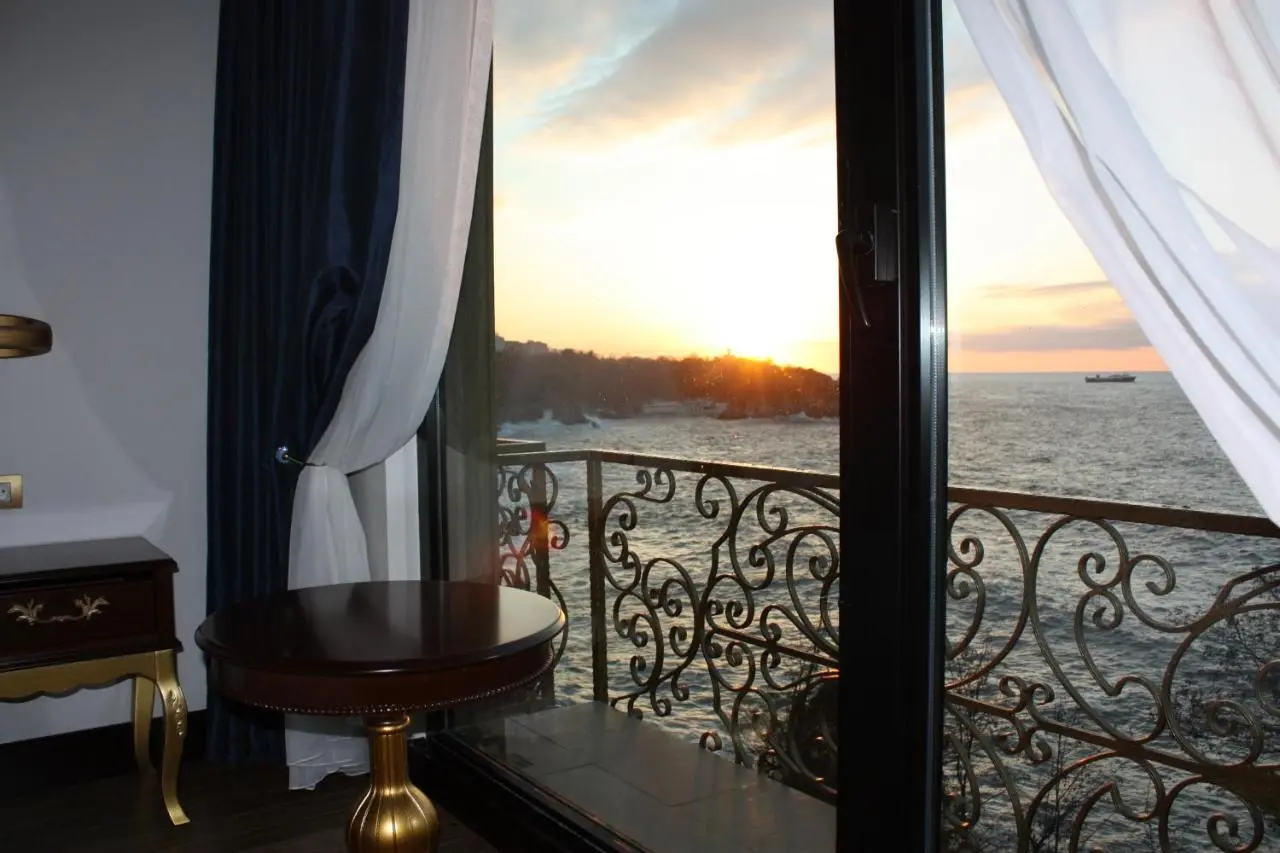 Bab-i Zer Hotel
