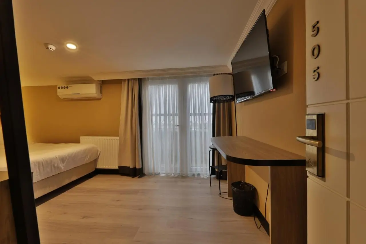 EA Exclusive Hotel
