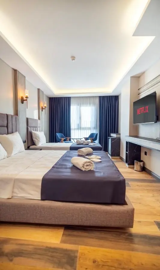 Modernlux Hotel