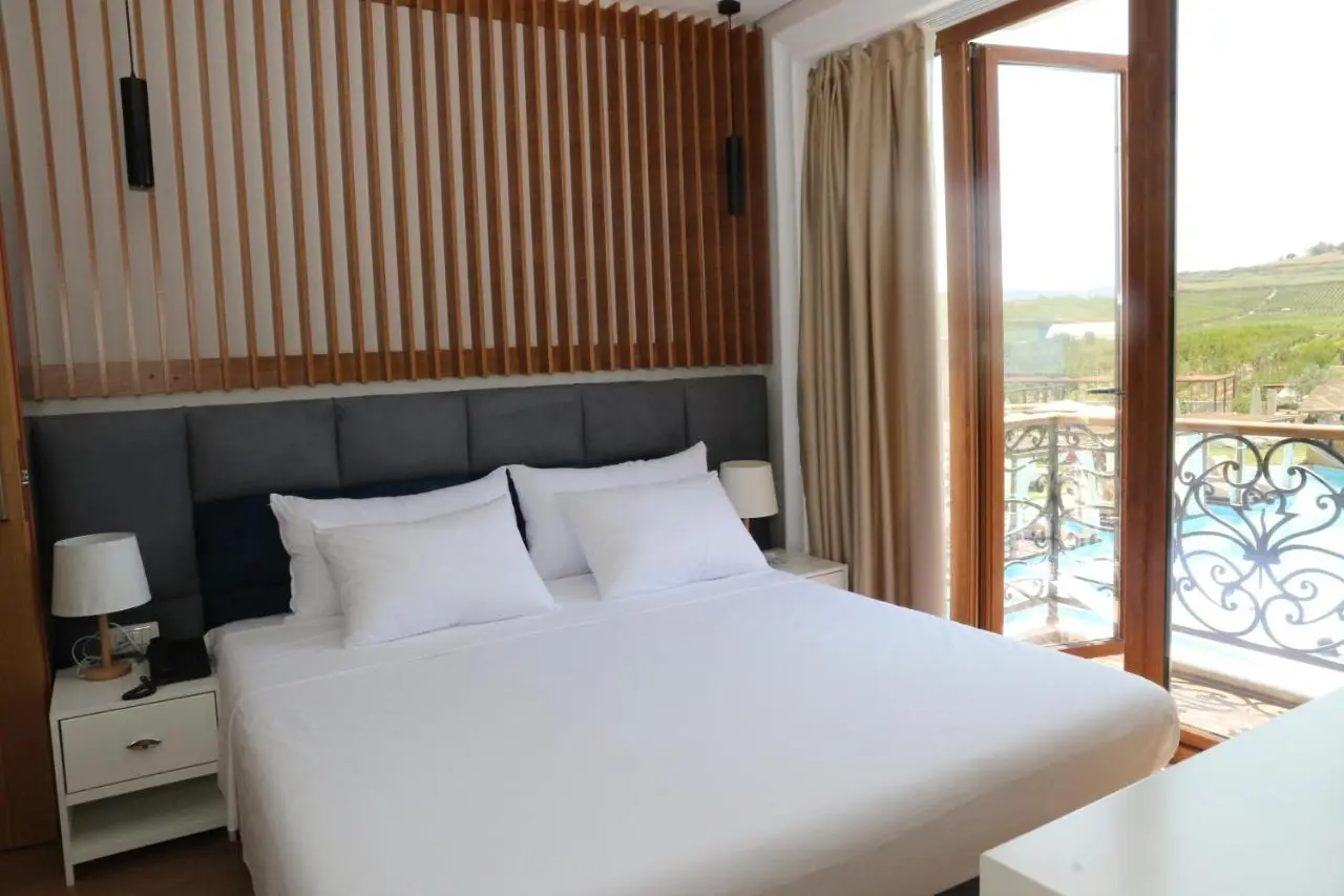 Vinea Resort