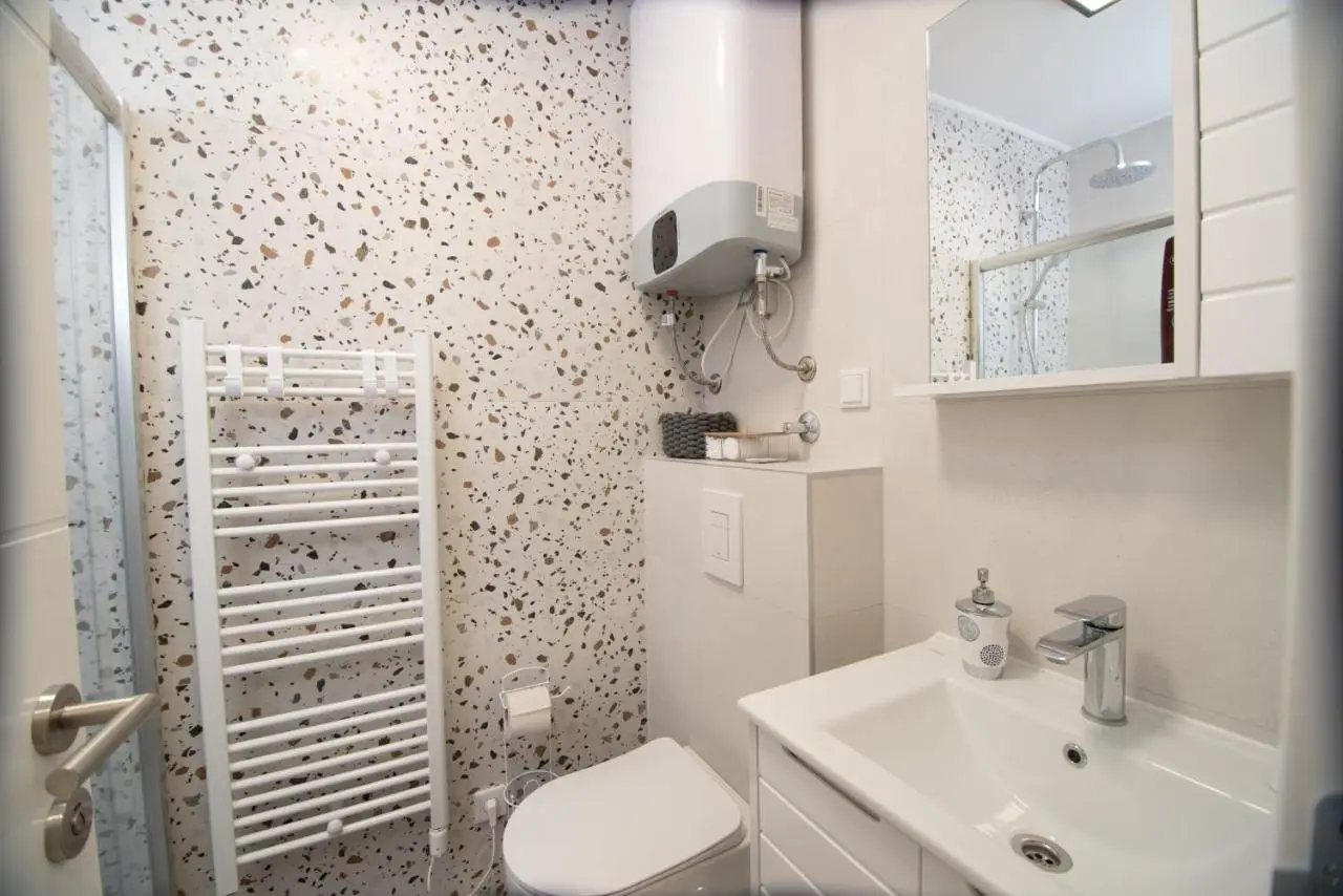 Cute 1BDR in City Center