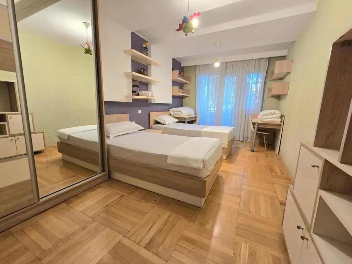 Explore Old Tbilisi, 3BR Apartment for 5, Walk to All