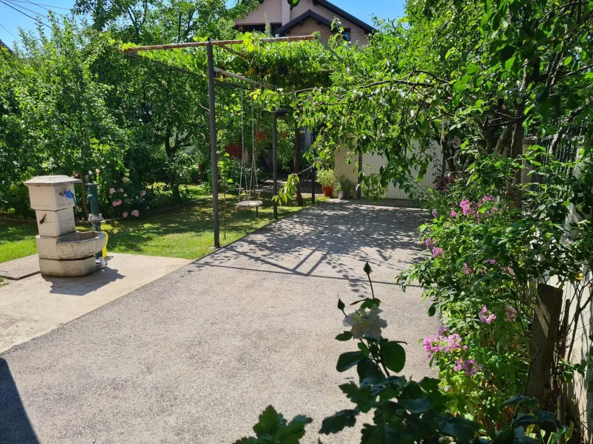 Apartman Nedim - Free Parking & Garden near Airport