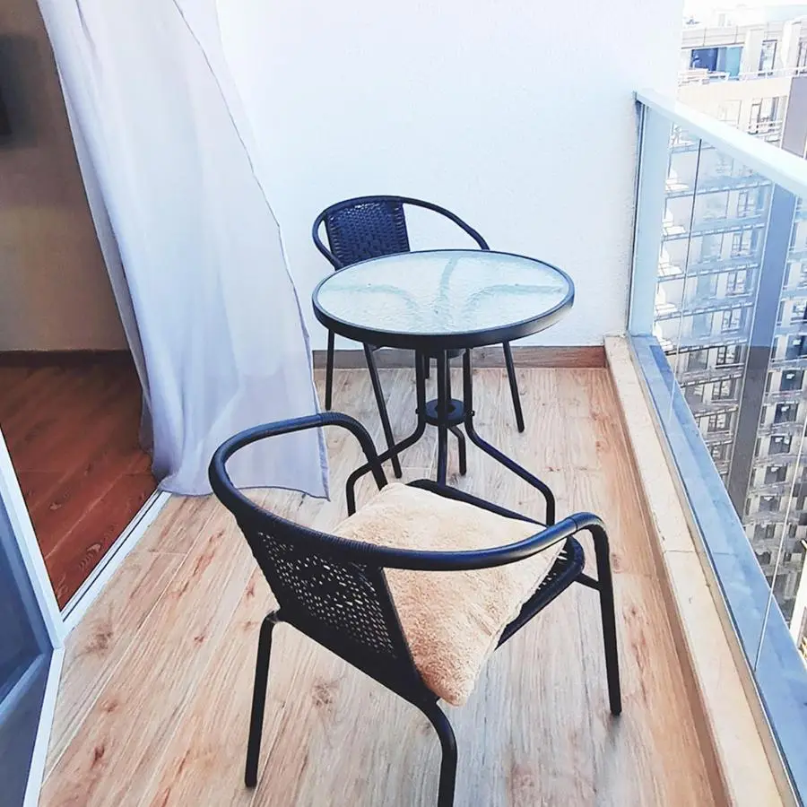 Bright and Airy Apartment Free Wi-Fi Open Space 3-Rooms 2-Balconies