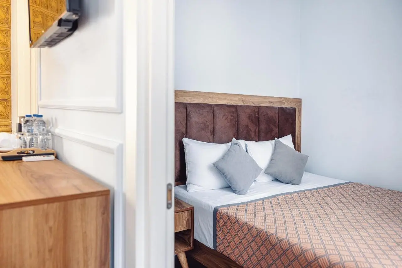 Hotel Manufacturer In Old Tbilisi
