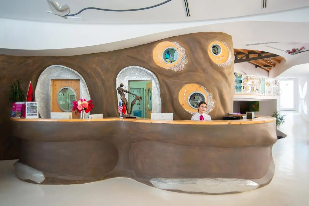 Bougainville Bay Hotel
