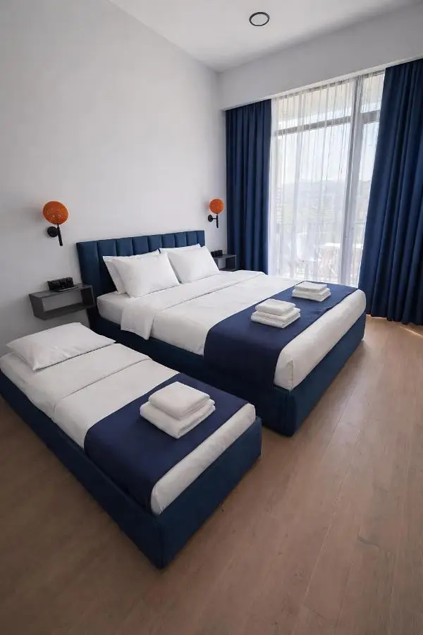 Park Ortachala Apartments with River and City View