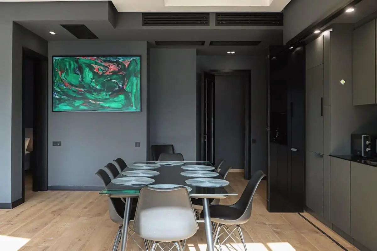 Luxurious 2BR Apartment at King David - By Wehost