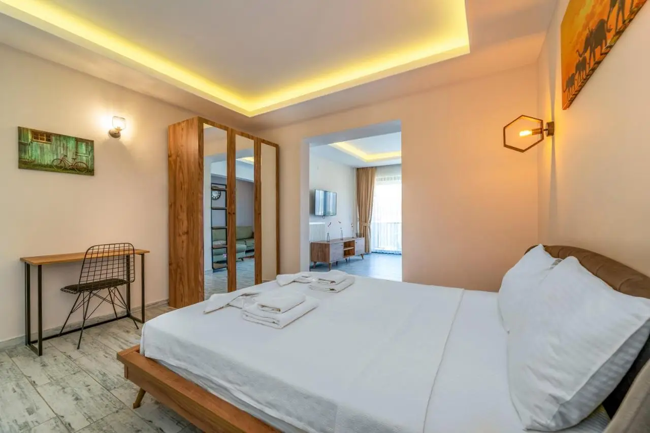 Nakas Suites