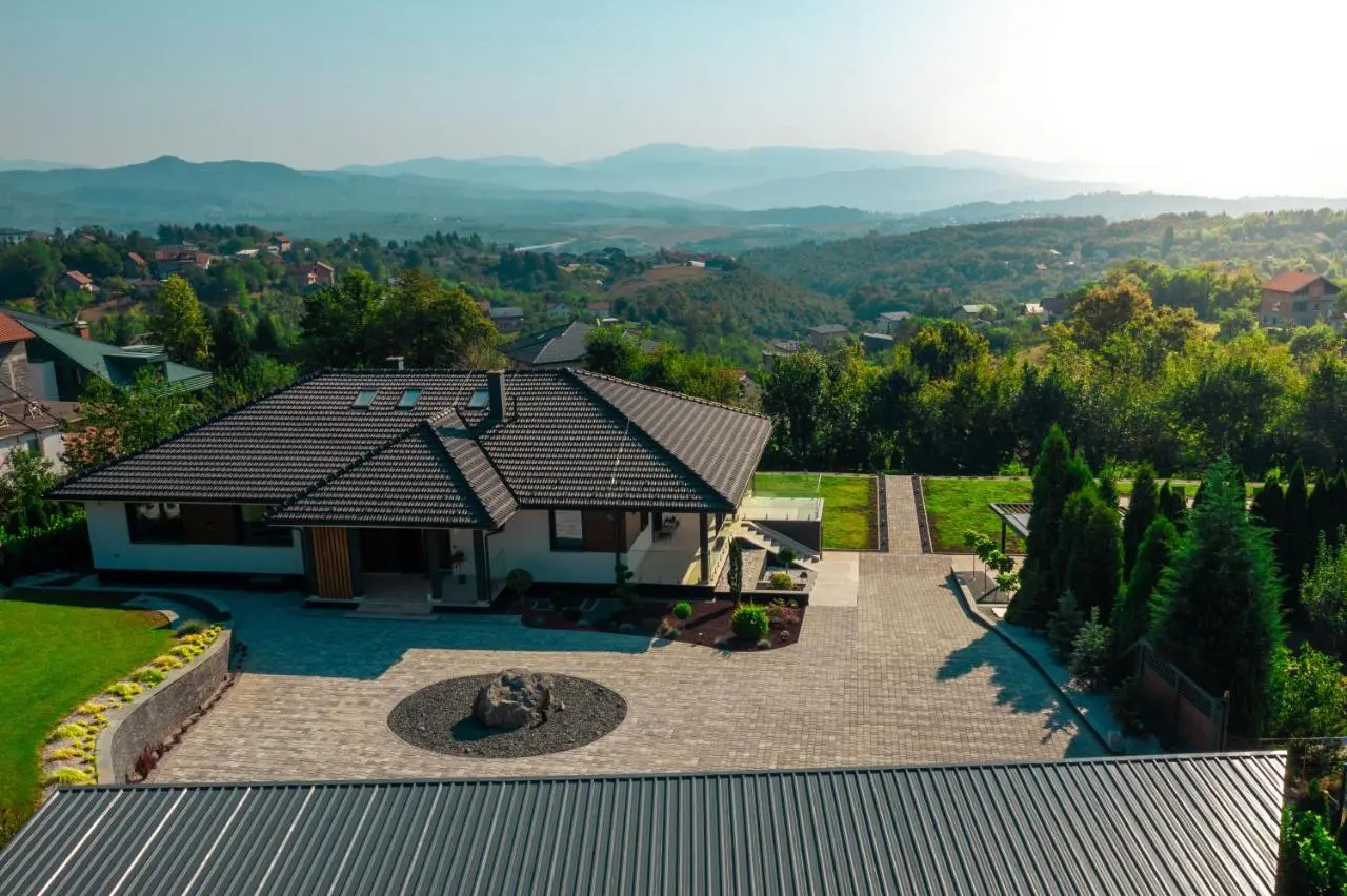 Hillmax Residence