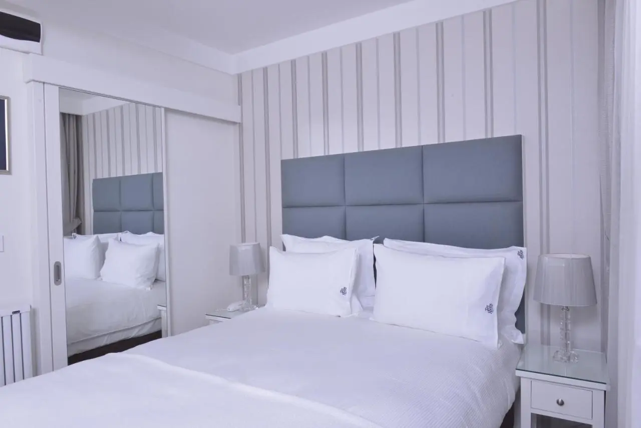Ten Rooms Istanbul Hotel