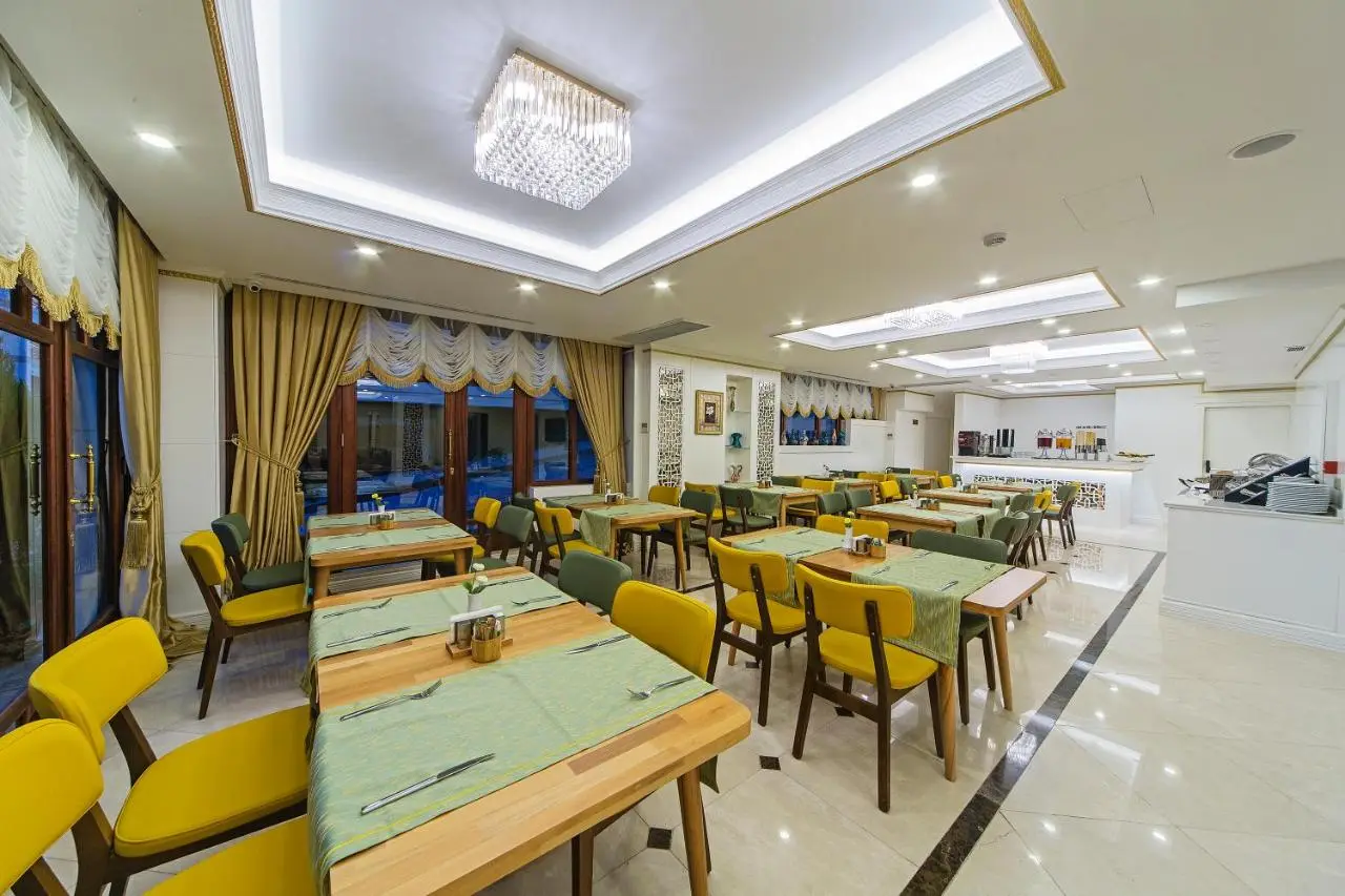 Grand Naki Hotel