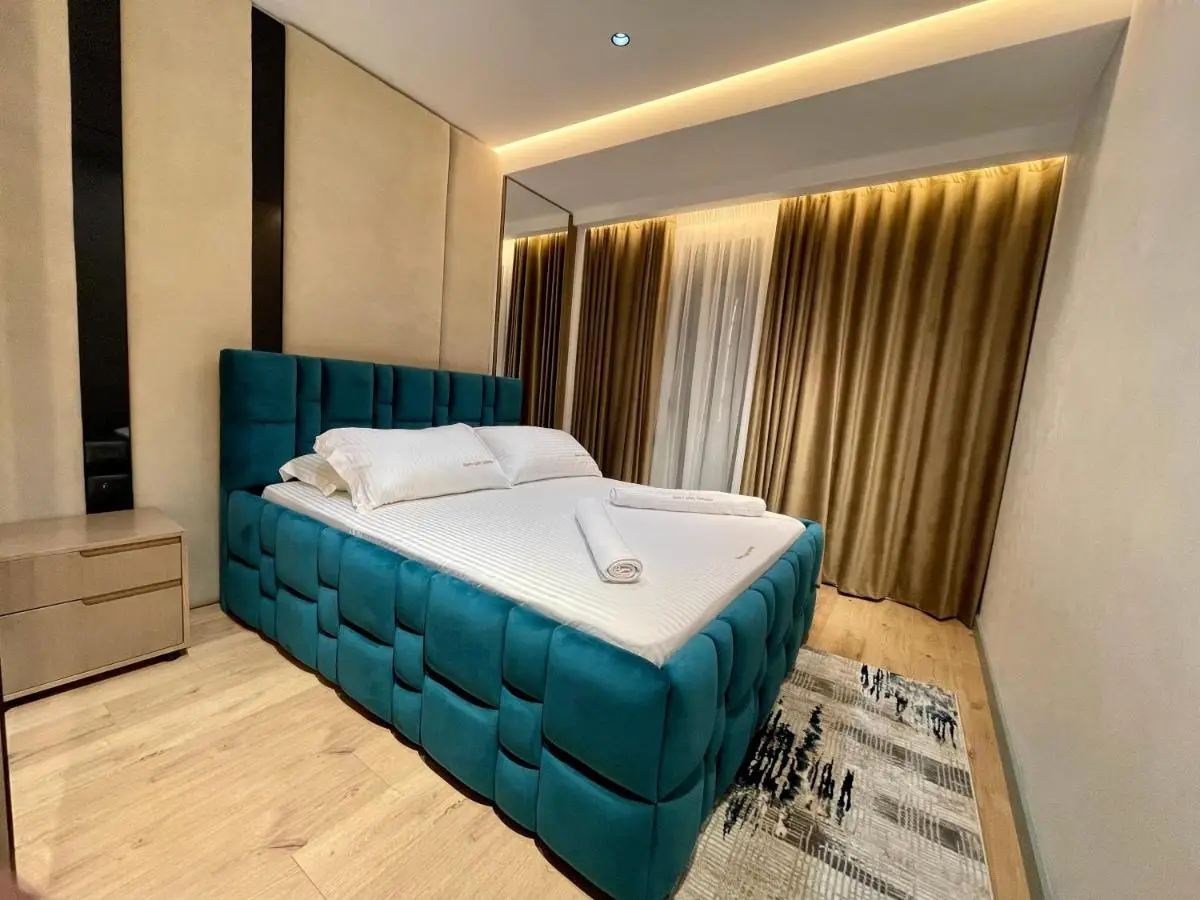Queens Luxury Apartments Tirana