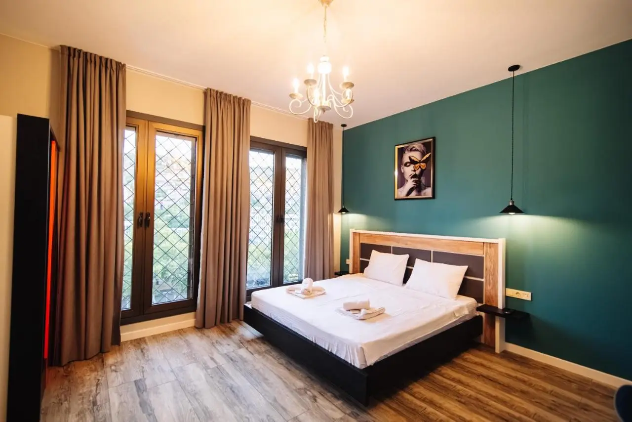 Wine Rock Hotel