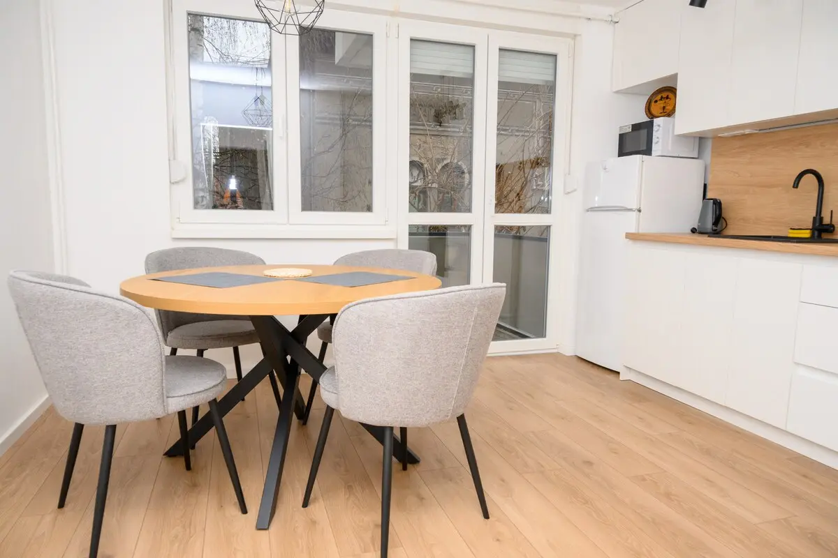 Exclusive Modern Riverside Suite