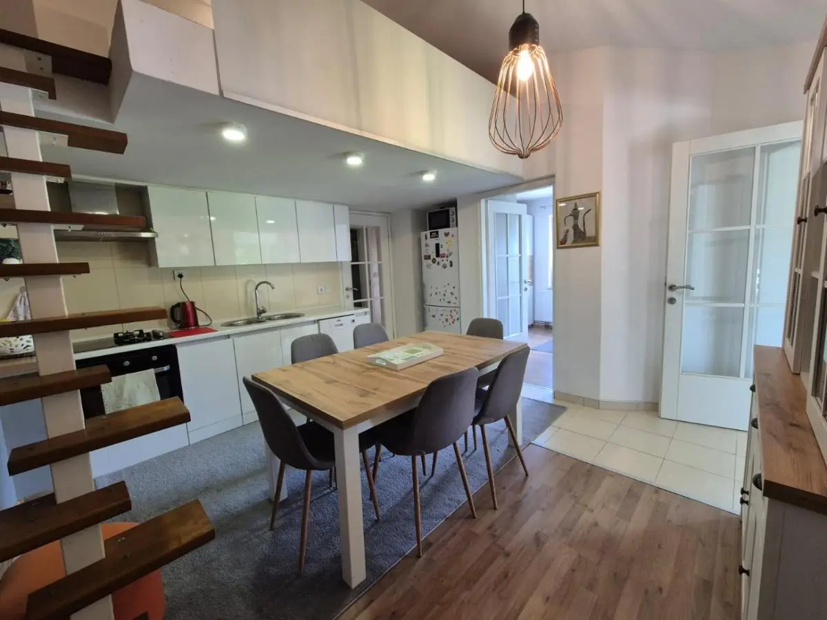 EmUm family cottage