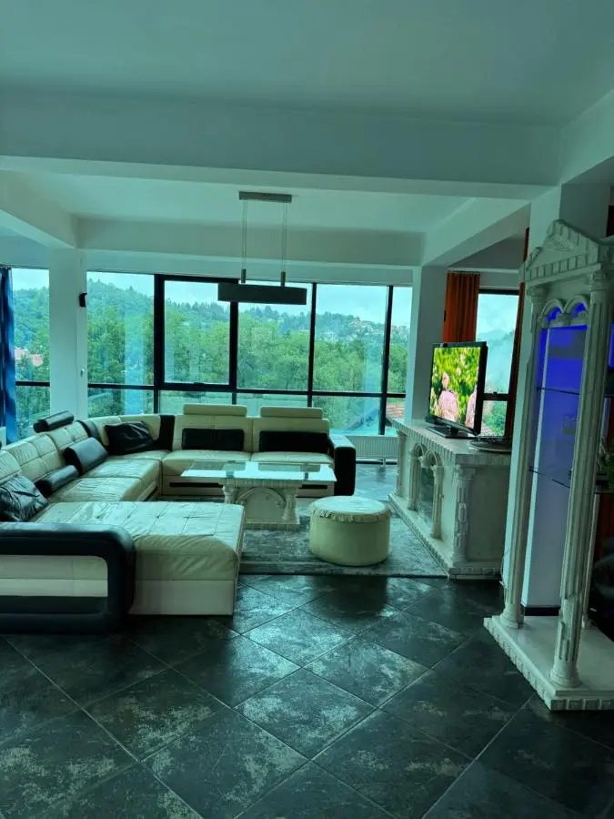 Sarajevo Deluxe penthouse and pool