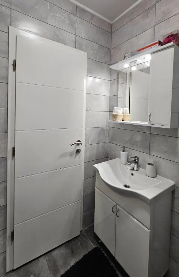 Stan na dan-Apartman Mia