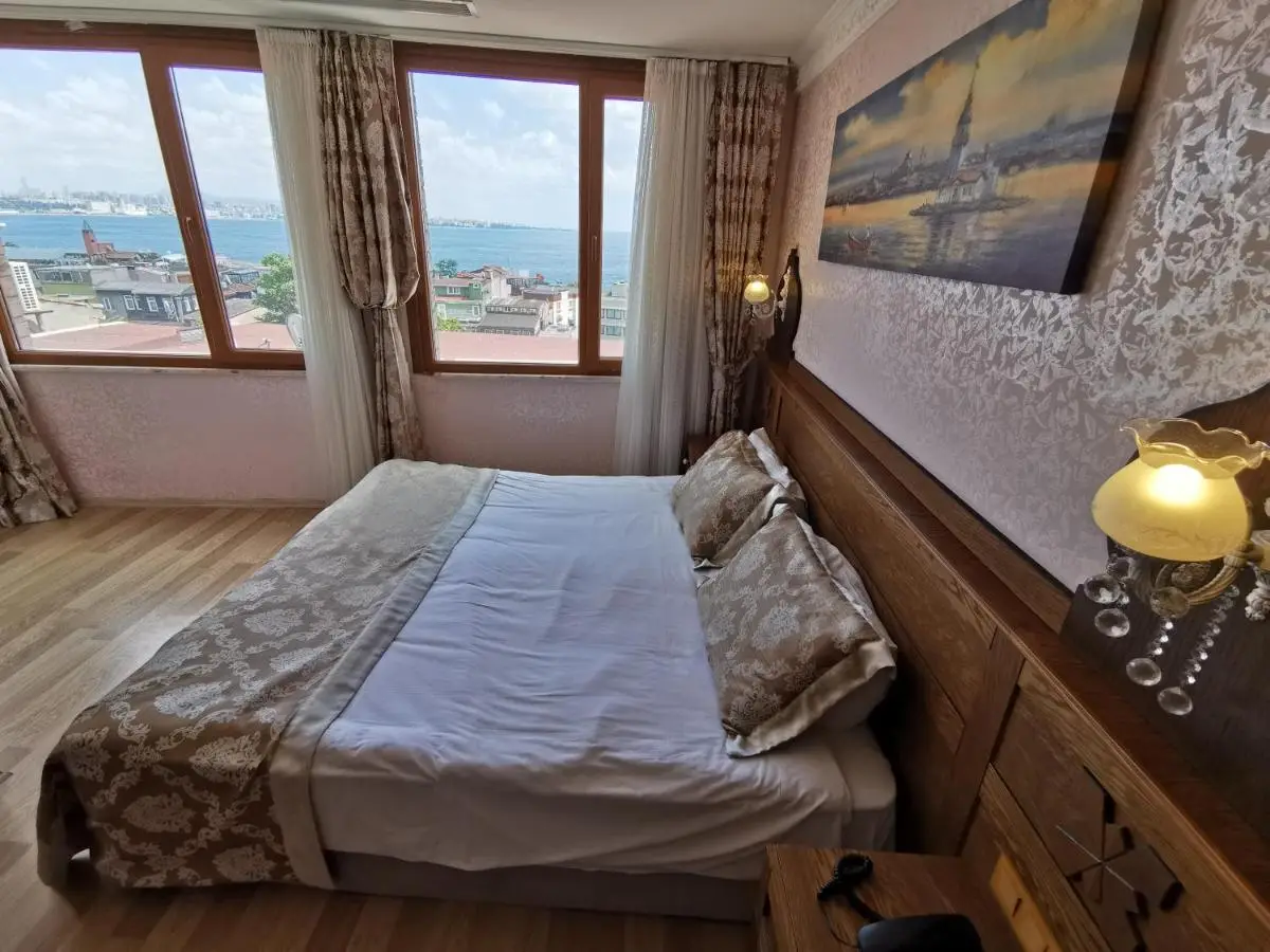 Perapolis Hotel