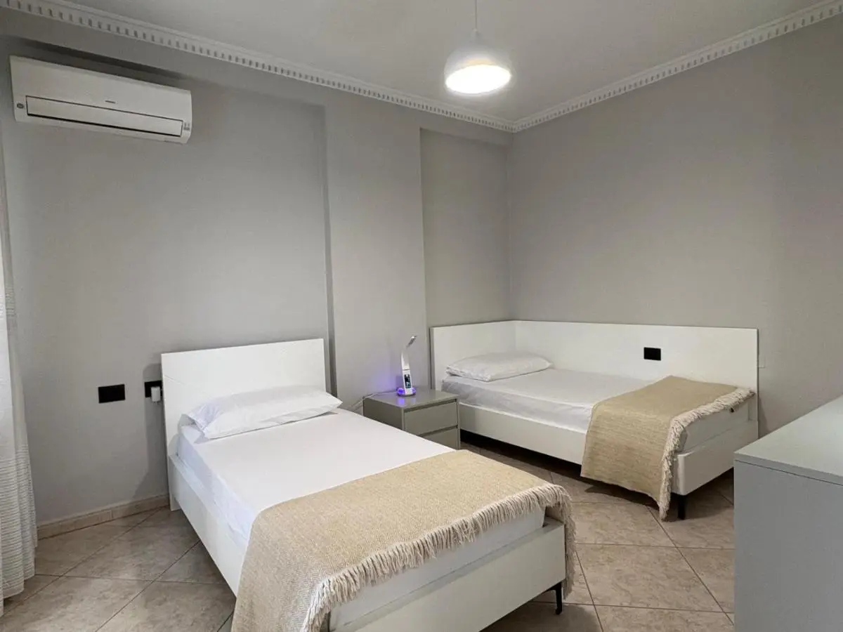 Laureta Central Apartment