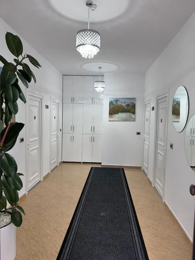 White Star Villa - Studio Apartments with Parking