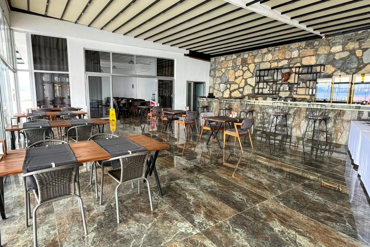 Ni Marin Hotel