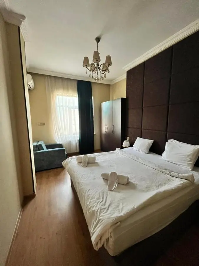 Family Golden Street Hotel