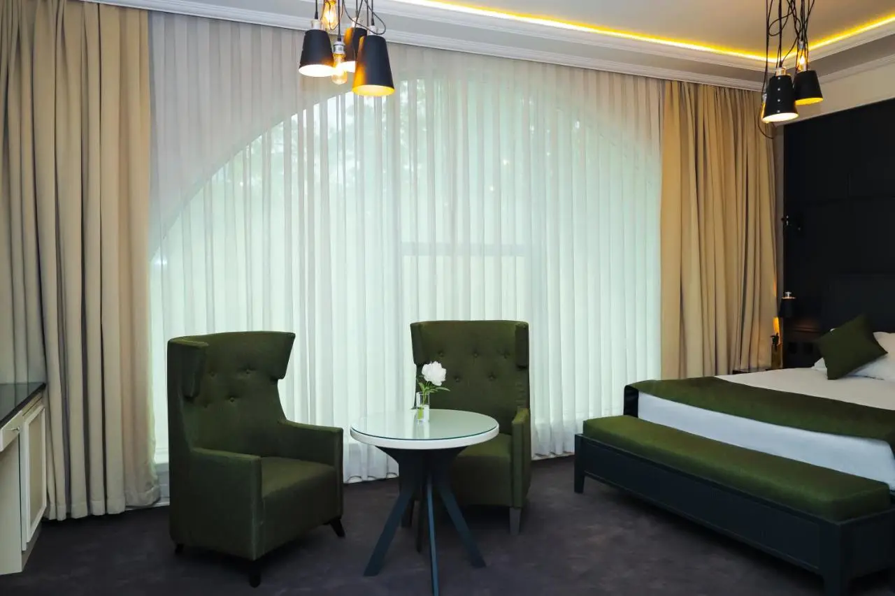 Dondar Hotel Formula 1 View