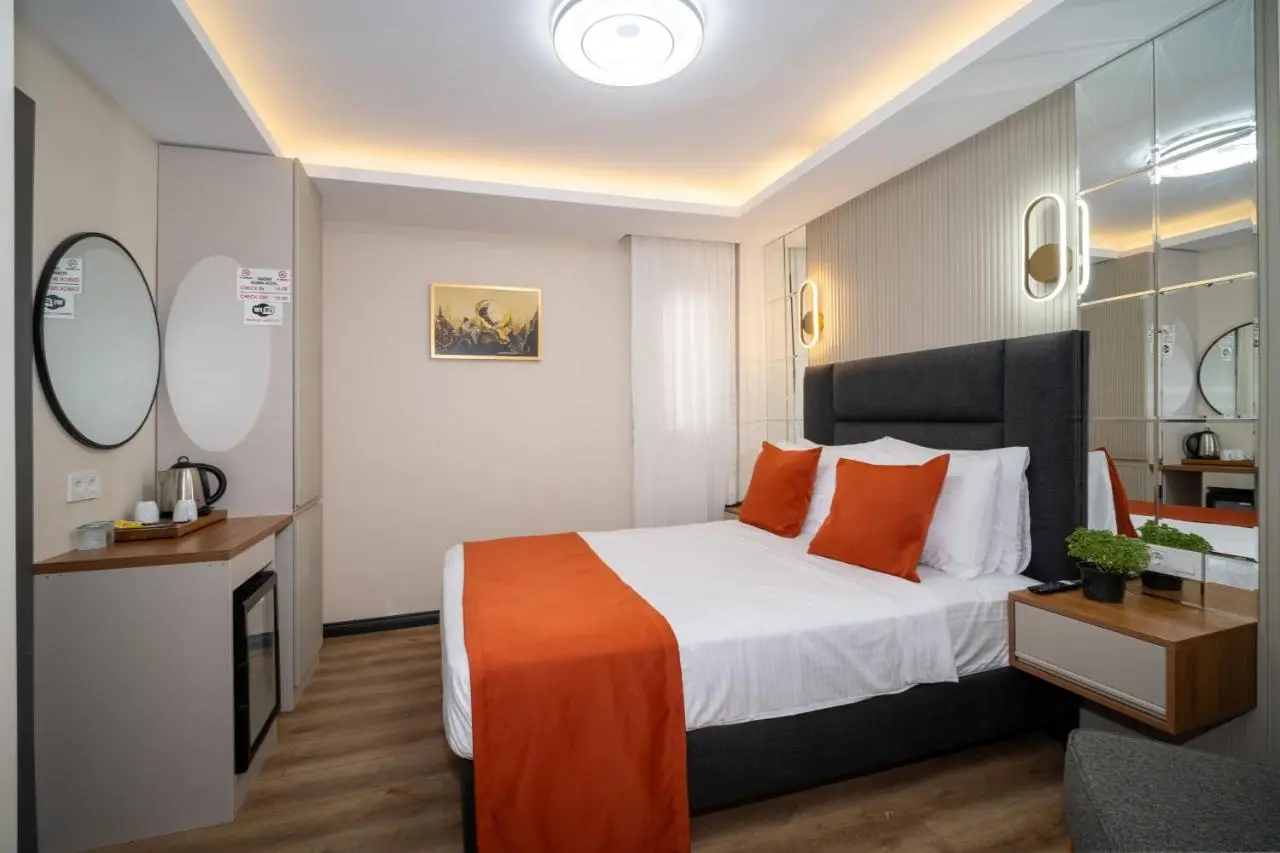 Robin Hotel