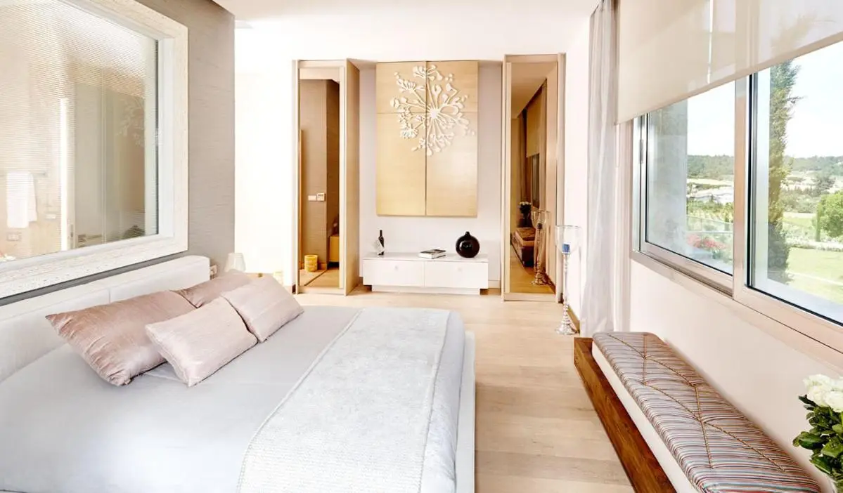 Two Rooms Hotel