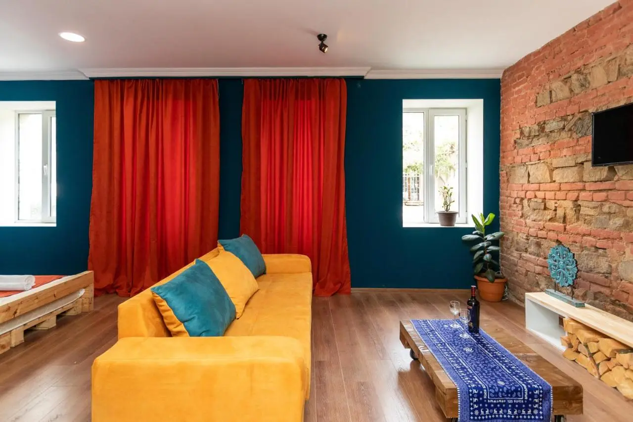 Giorgi's apartment