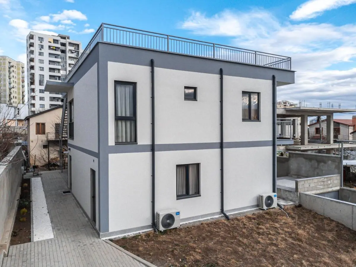 Fresh Air & Panoramic View (Floor 1 & 2)