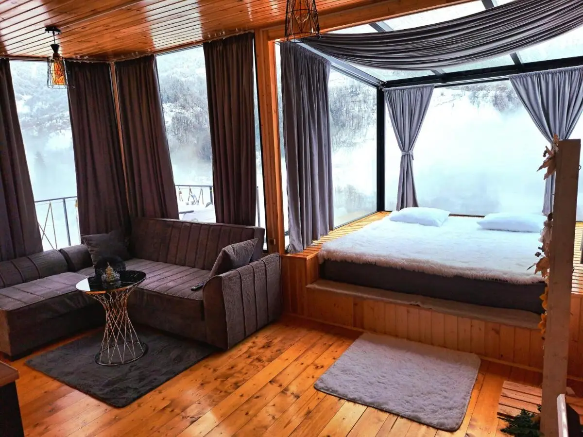 Glass House Merisi