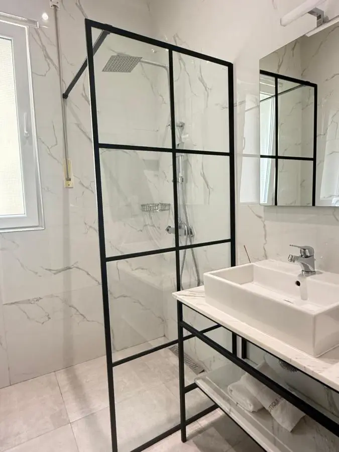 Toto Hotel & Apartments