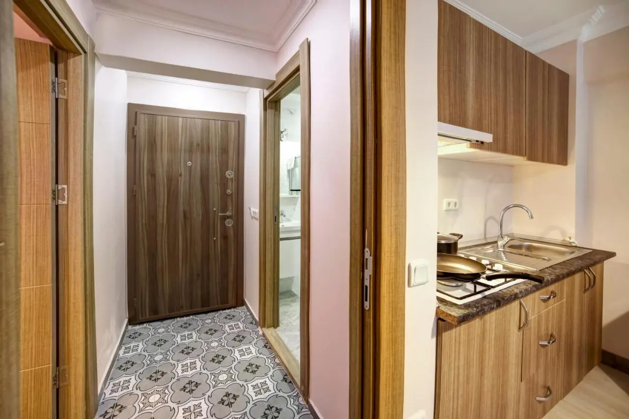 SEVEN ROSES APART HOTEL