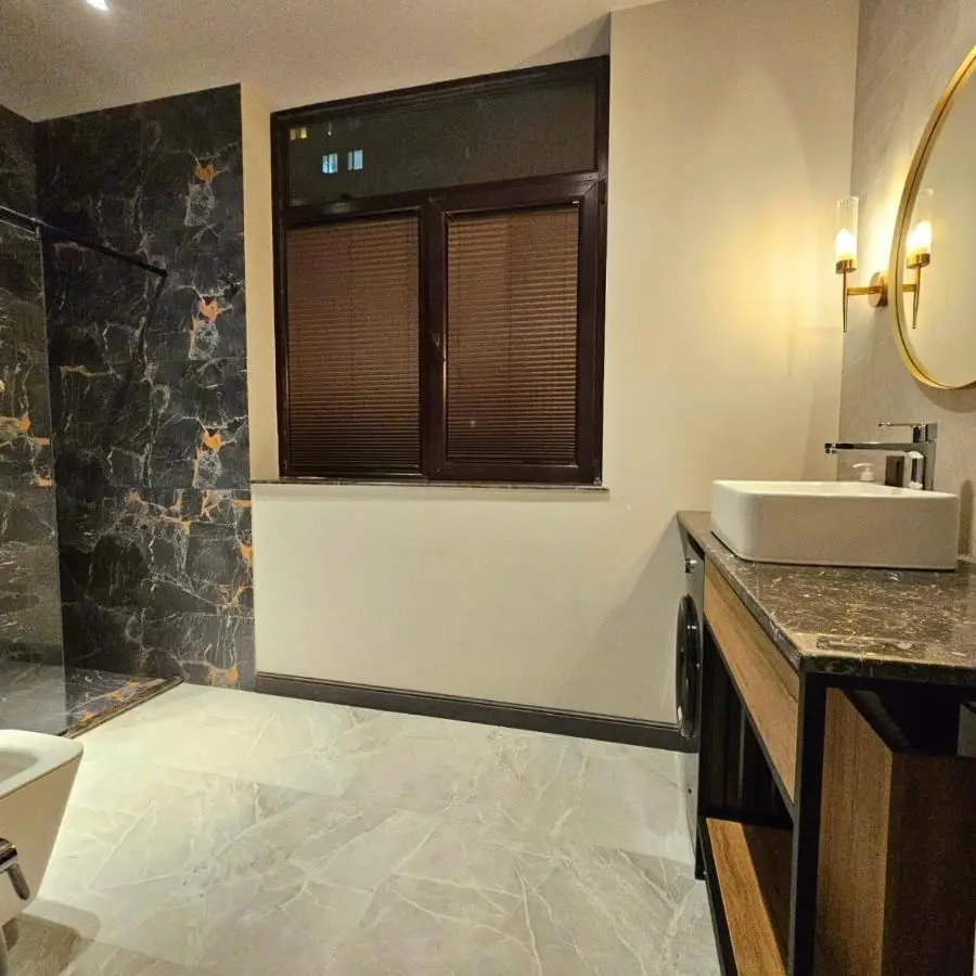 lux-deluxe city apartment