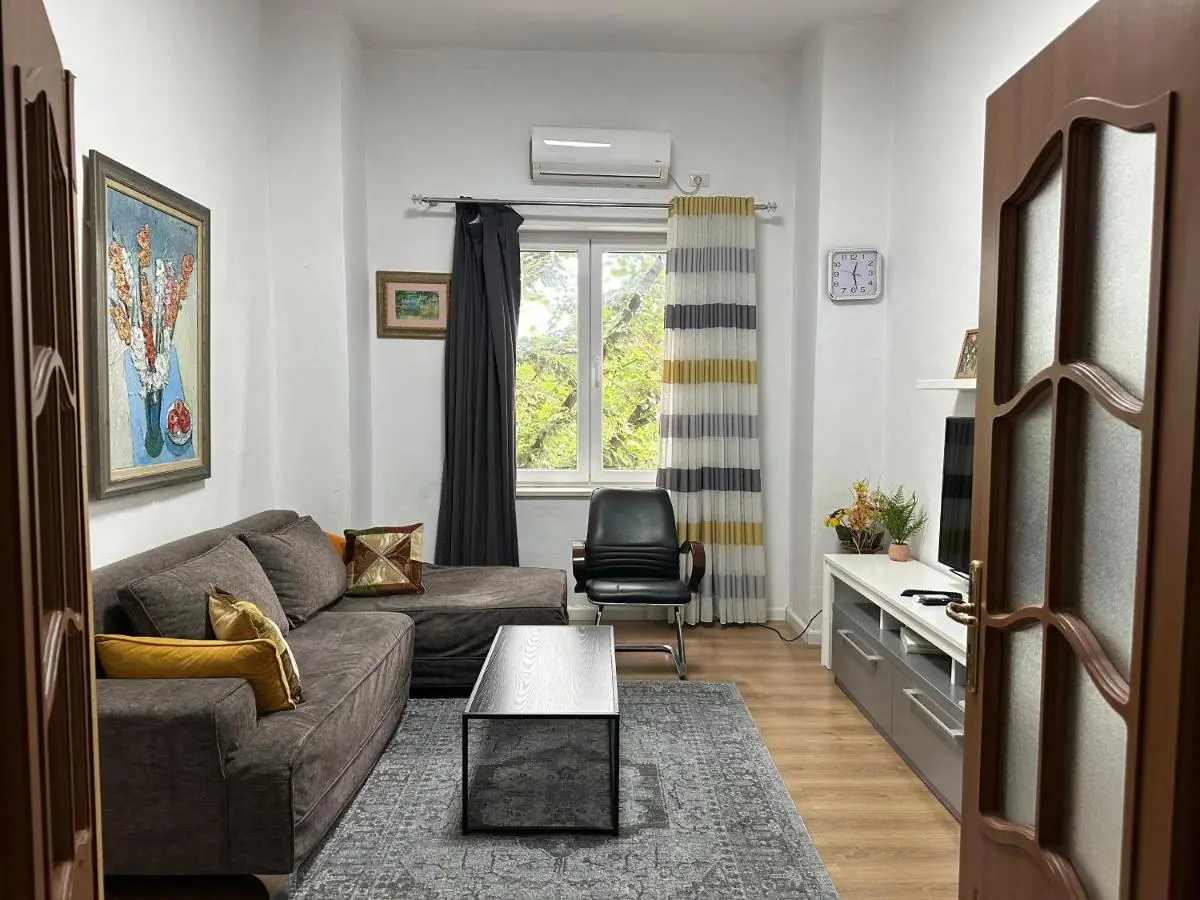 Kelly's Cozy Hideaway - Central Tirana