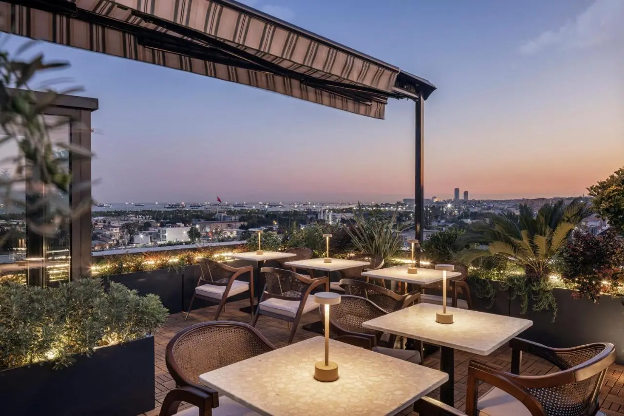 Lunet Old City Hotel