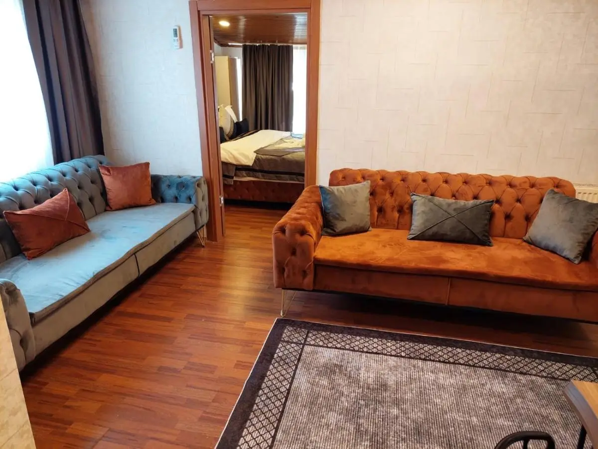 FINDIKZADE SEASIDE FLATS in lively Fatih area very near metro and tourist sights
